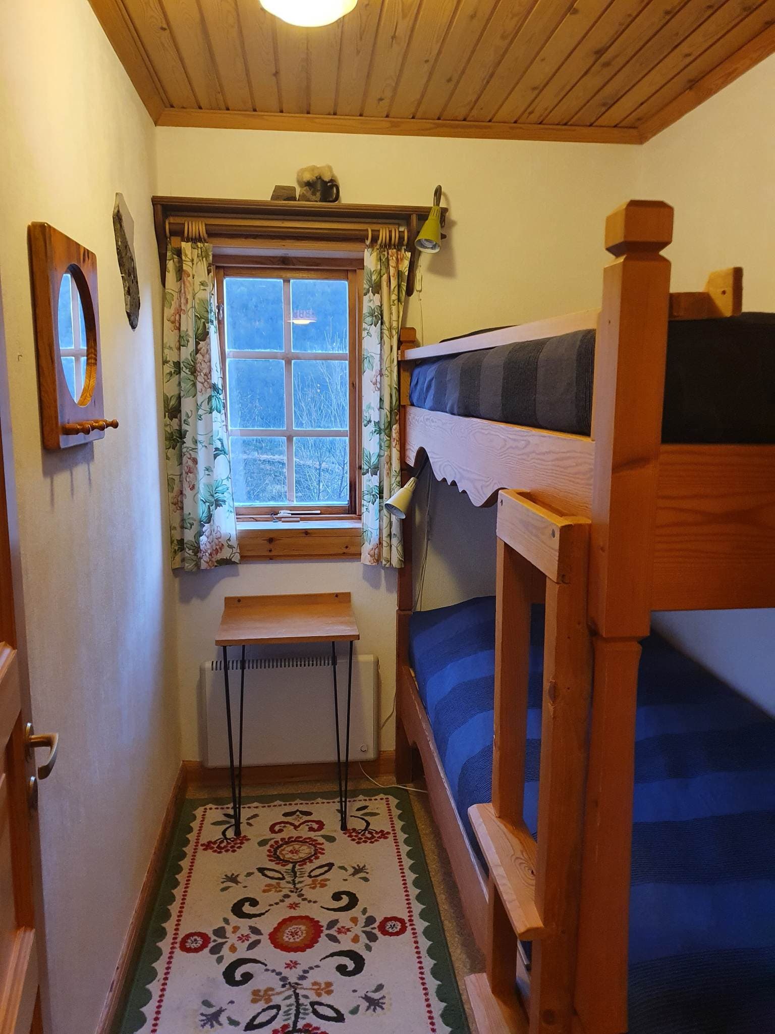 The smal bedroom upstairs with bunk bed