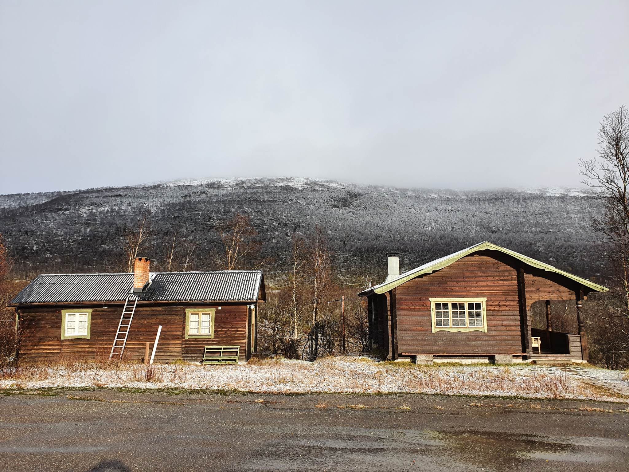 Piucture of the cabin small and big cabin